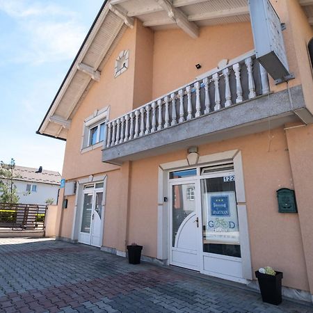 Good People Apartment Bihac Bagian luar foto