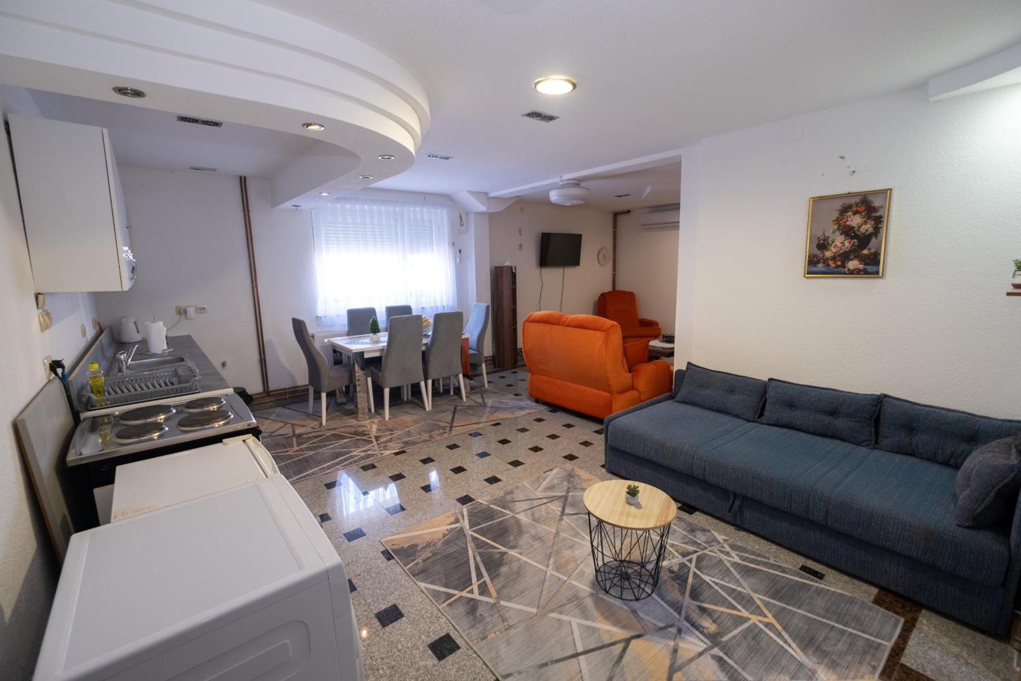 Good People Apartment Bihac Bagian luar foto