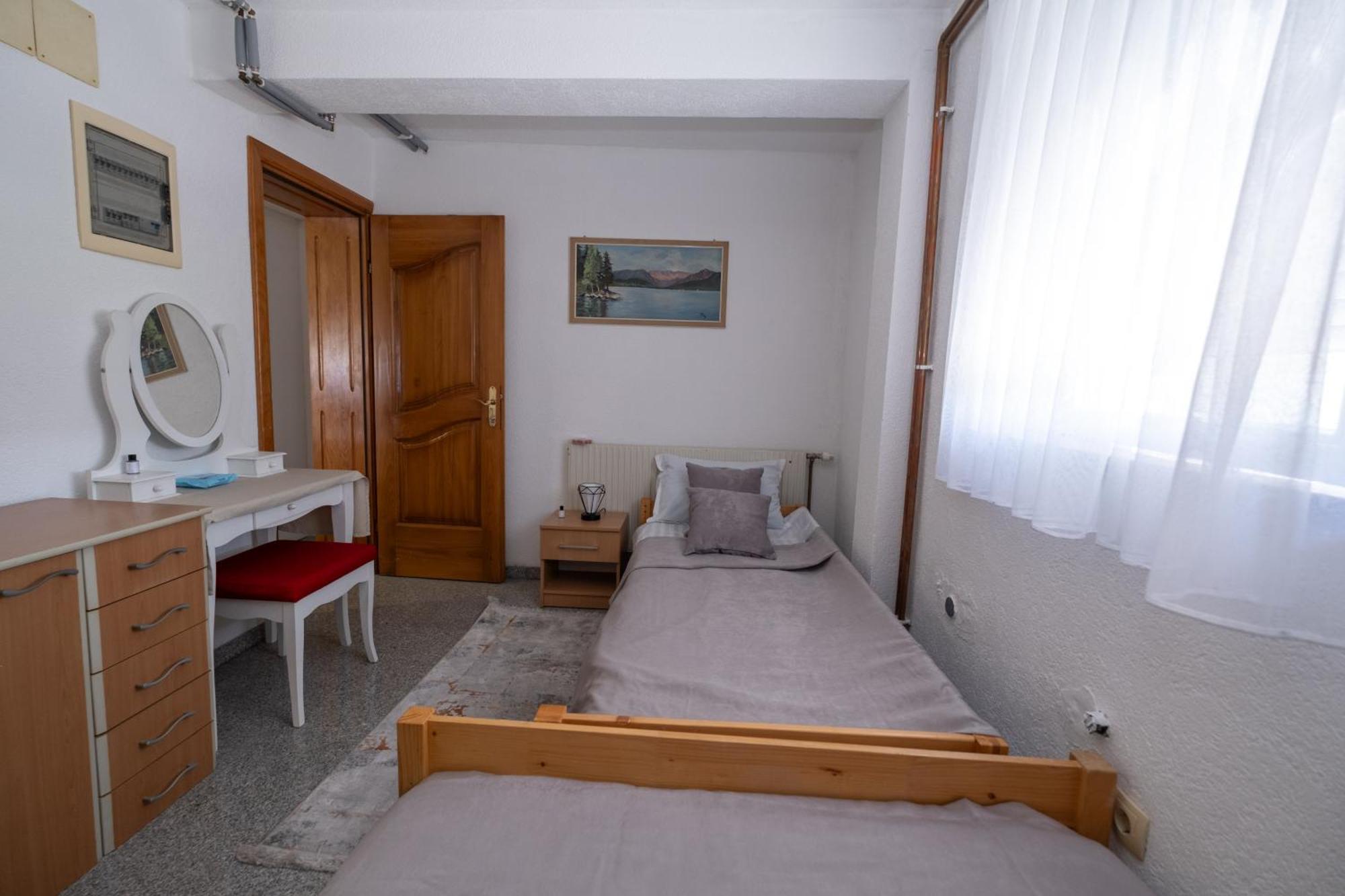 Good People Apartment Bihac Bagian luar foto