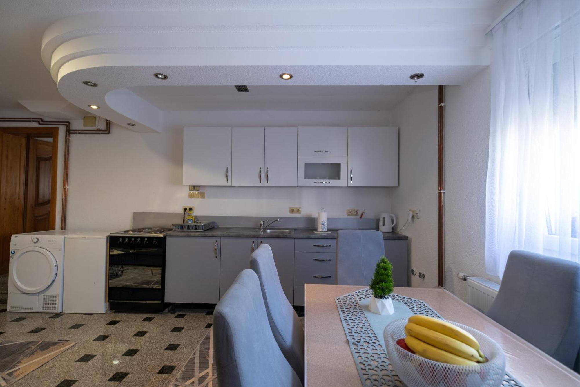 Good People Apartment Bihac Bagian luar foto