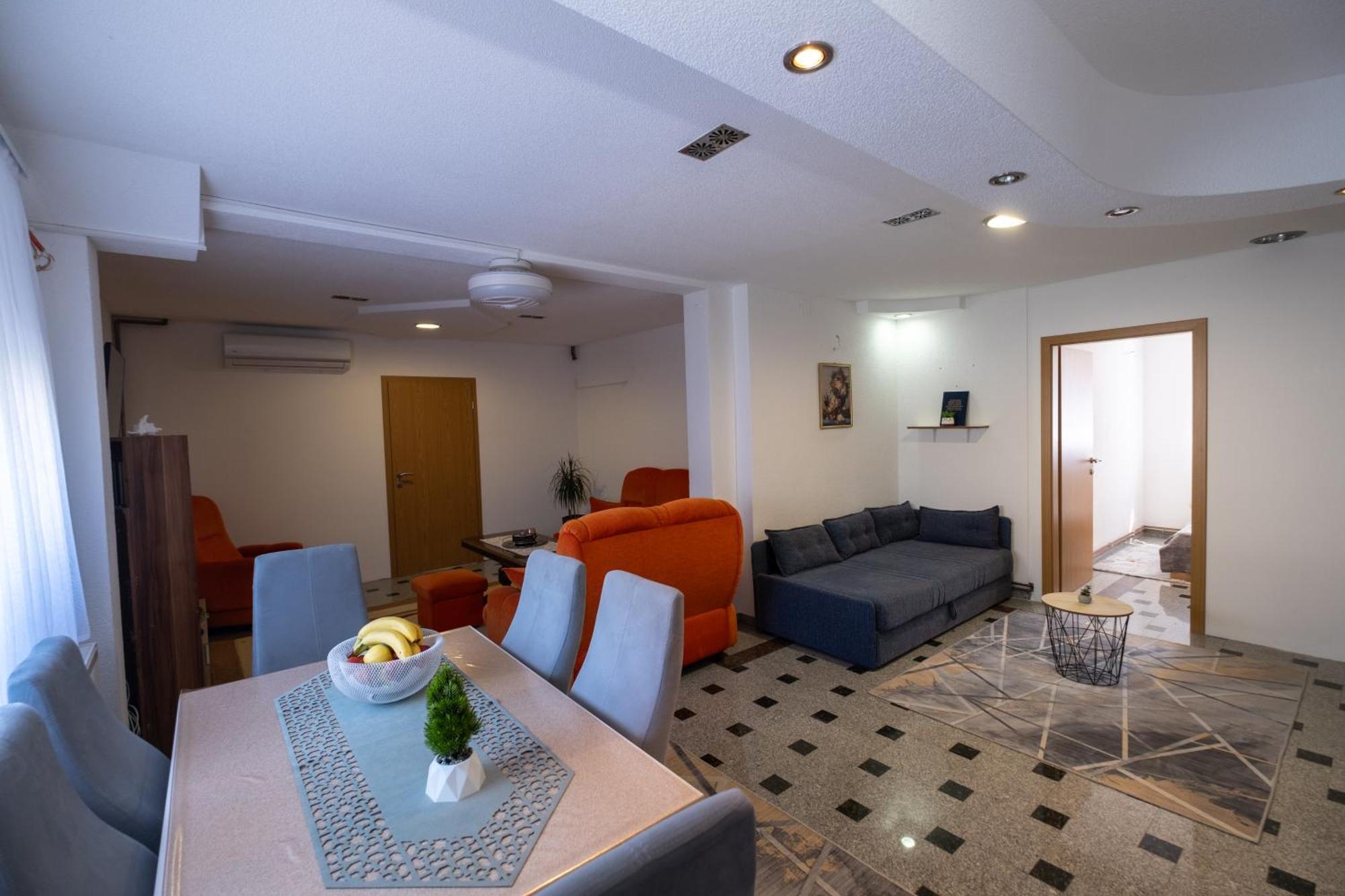 Good People Apartment Bihac Bagian luar foto